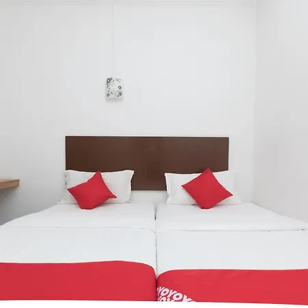 Super Oyo 218 Storytel Hotel Kota Kinabalu Exterior photo
